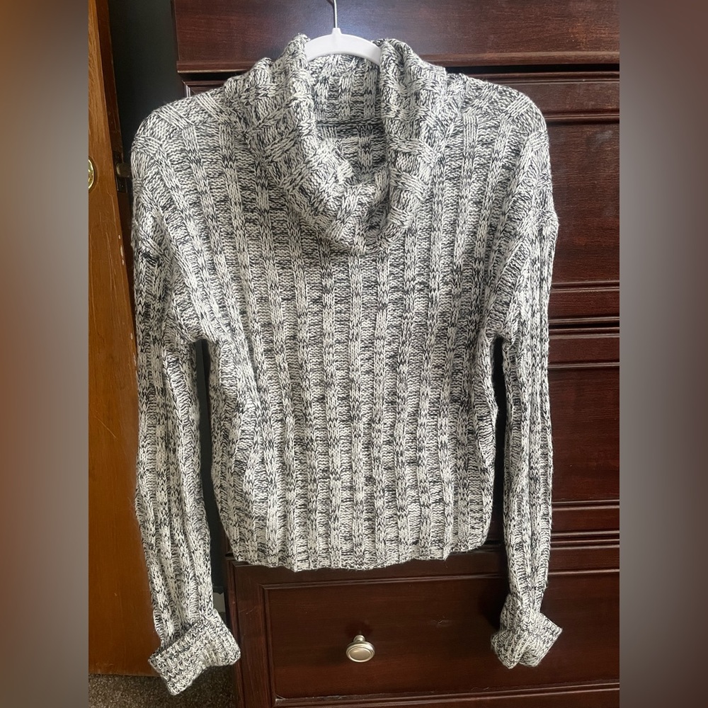 M turtleneck sweater